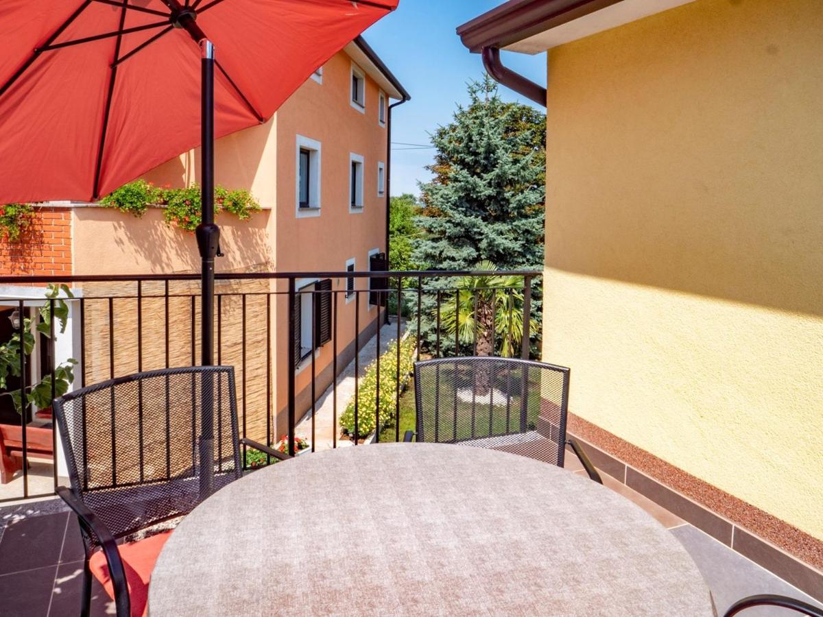 Studio Apartment Gianni Vizinada Bagian luar foto